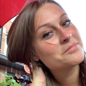 Meet your Posher, Rebecca